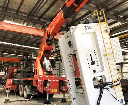 邯郸附近随车吊出租，轻松解决运输难题