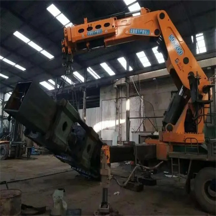 邯郸130吨折臂吊车出租吊机租赁附近电话